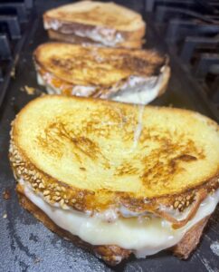 Places In New Jersey To Eat If You're In a Comfort Food Mood -GRILLED CHEESE