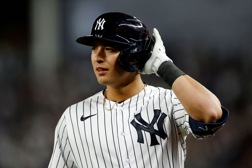 Watch: Anthony Volpe's parents celebrate his first MLB hit