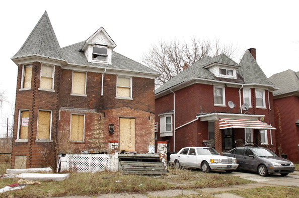 Population Of Detroit Falls By 25 Percent In Ten Years