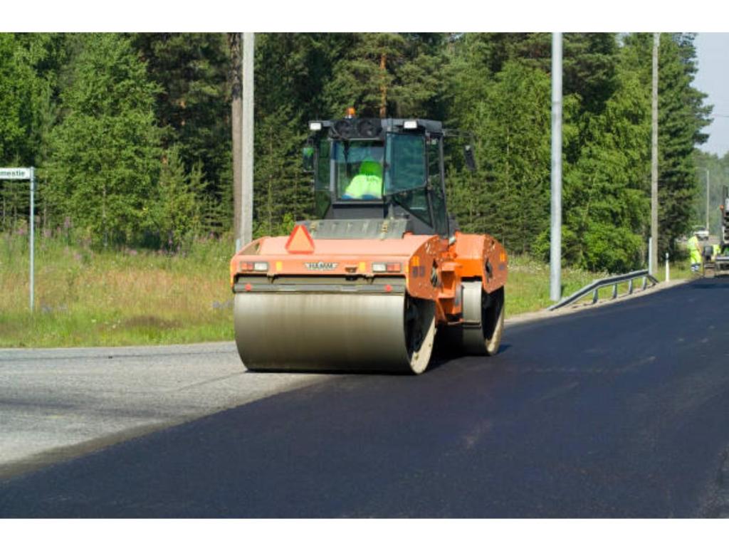 Middletown Teen Stole Asphalt Roller. Here Is A Roller Making The Tar Level 