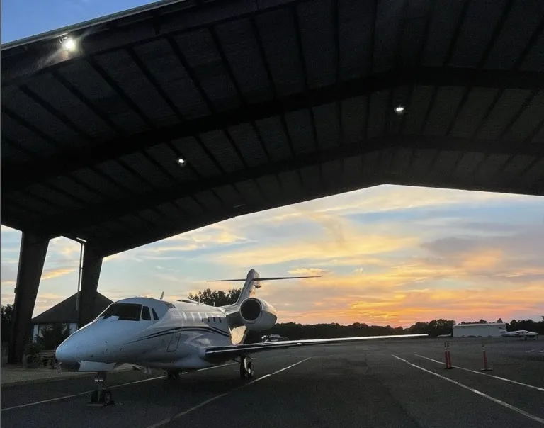 jet at monmouth executive airport